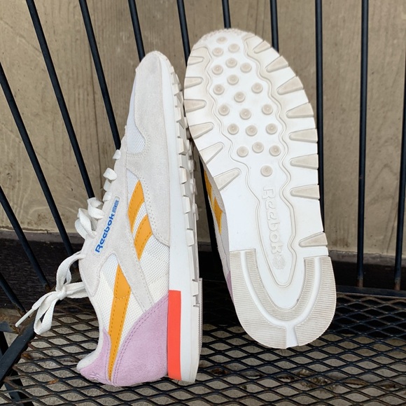 Women’s Reebok Classics - Picture 9 of 13